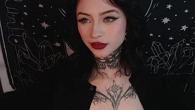Snapshot of Isabella__dark chatting on January 29, 12:01 am Isabella dark online show from January 29, 12:01 am