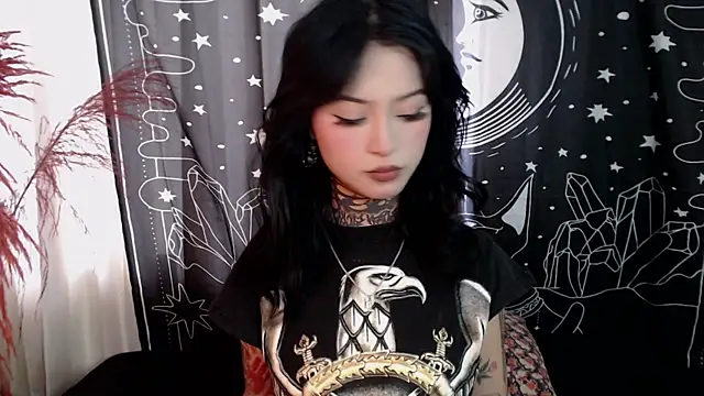 Snapshot of Isabella__dark chatting on January 30, 8:21 pm Isabella dark online show from January 30, 8:21 pm