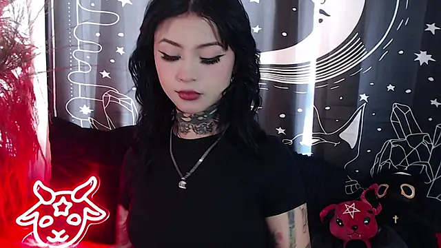 Snapshot of Isabella__dark chatting on February 10, 8:42 pm Isabella dark online show from February 10, 8:42 pm