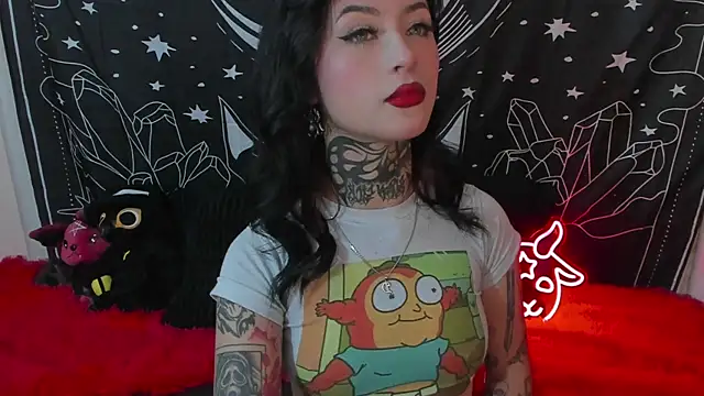Snapshot of Isabella__dark chatting on February 12, 12:27 am Isabella dark online show from February 12, 12:27 am