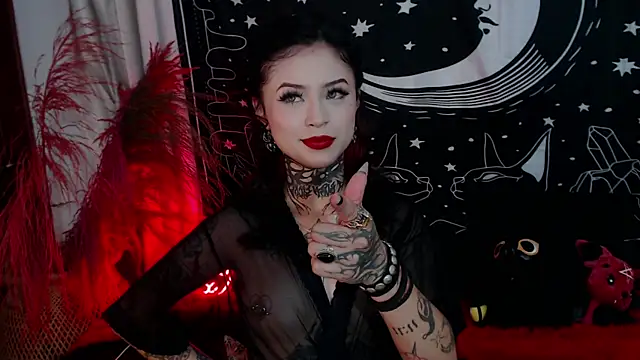 Snapshot of Isabella__dark chatting on February 15, 11:58 pm Isabella dark online show from February 15, 11:58 pm