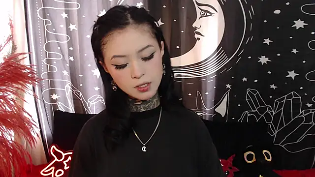 Snapshot of Isabella__dark chatting on February 19, 7:38 pm Isabella dark online show from February 19, 7:38 pm