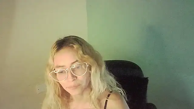 JuliaMack online show from January 9, 12:57 am