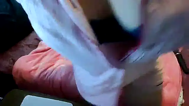 Snapshot of XxxAprilxxX chatting on October 12, 11:09 am XxxAprilxxX online show from October 12, 11:09 am