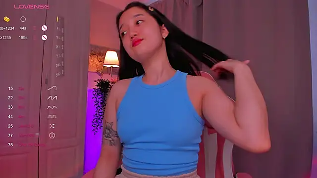 Snapshot of FreyaRaya chatting on February 1, 8:50 am FreyaRaya online show from February 1, 8:50 am