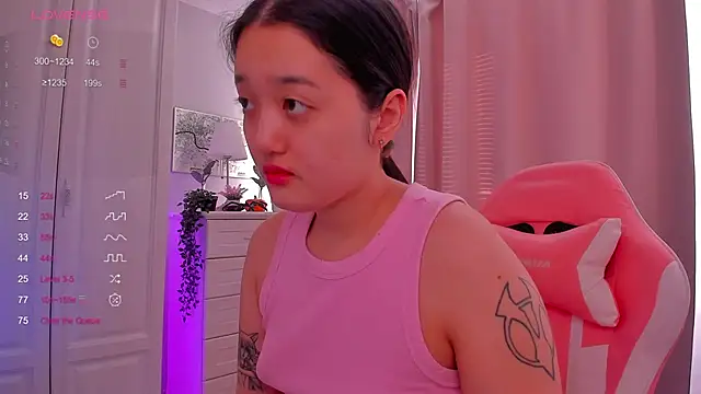 Snapshot of FreyaRaya chatting on February 8, 9:13 am FreyaRaya online show from February 8, 9:13 am