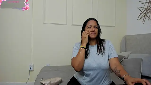 Sussanewolf online show from May 14, 1:07 pm
