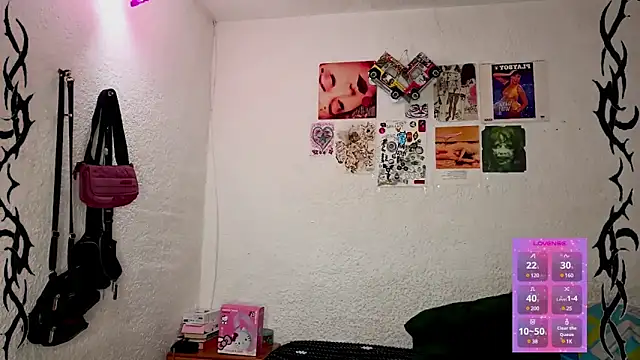 Snapshot of angelsdustxxx chatting on December 21, 3:14 am angelsdustxxx online show from December 21, 3:14 am