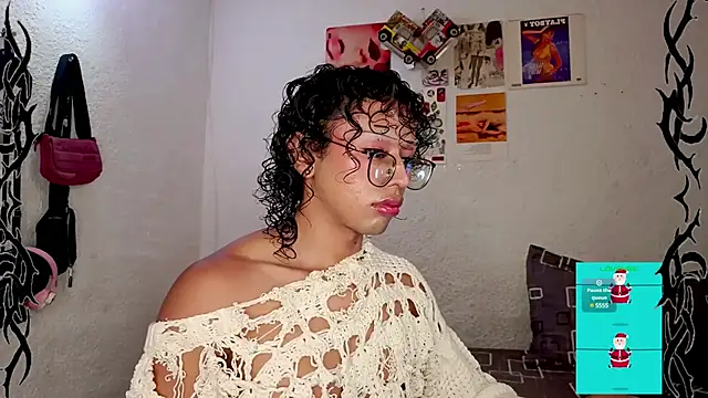 Snapshot of angelsdustxxx chatting on January 2, 4:02 pm angelsdustxxx online show from January 2, 4:02 pm