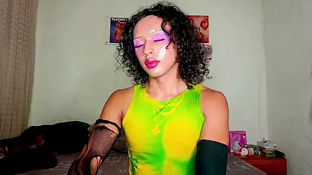 Snapshot of angelsdustxxx chatting on February 14, 5:09 am angelsdustxxx online show from February 14, 5:09 am