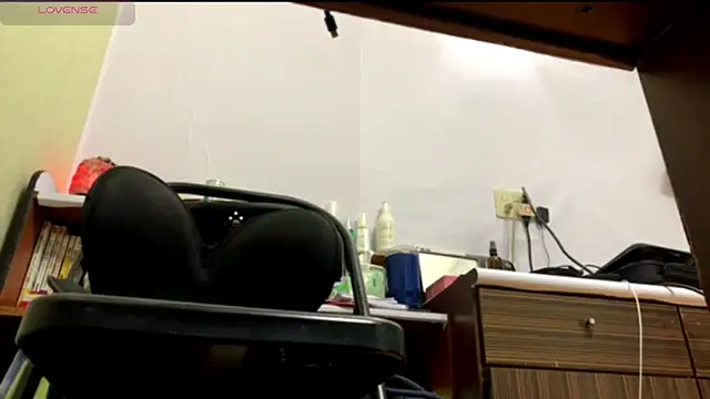 Snapshot of 1o4e04 chatting on February 16, 4:10 pm 1o4e04 online show from February 16, 4:10 pm