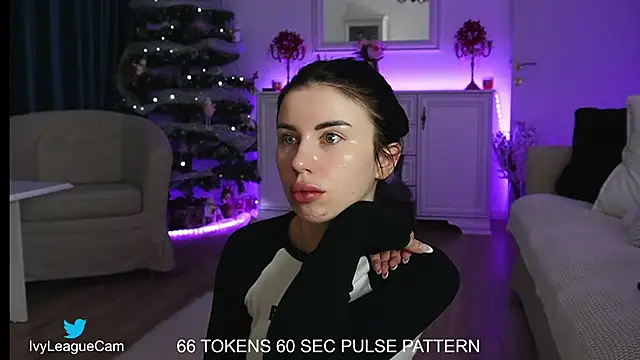 Snapshot of ivyleague_ chatting on December 13, 6:21 am ivyleague  online show from December 13, 6:21 am