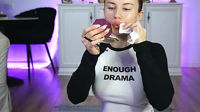 Snapshot of ivyleague_ chatting on October 26, 5:02 am ivyleague  online show from October 26, 5:02 am