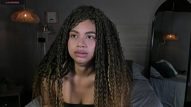 nayah   online show from March 19, 8:35 pm