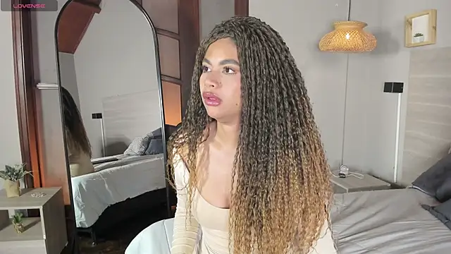 Snapshot of nayah__ chatting on April 10, 7:51 pm nayah online show from April 10, 7:51 pm
