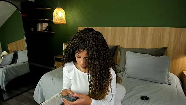 Snapshot of nayah__ chatting on April 30, 1:06 pm nayah online show from April 30, 1:06 pm
