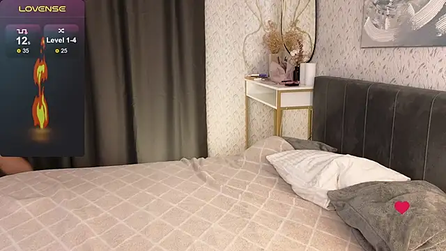 Snapshot of YourSweetDream_ chatting on September 18, 7:43 am YourSweetDream online show from September 18, 7:43 am