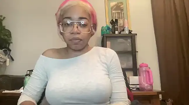 Snapshot of MommyConfident chatting on March 22, 6:03 pm MommyConfident online show from March 22, 6:03 pm