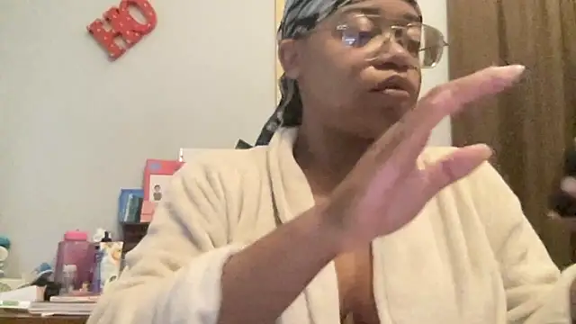 MommyConfident online show from October 8, 1:42 pm