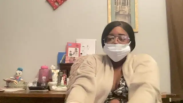 MommyConfident online show from November 7, 9:04 pm