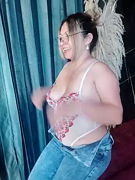 Snapshot of Devil_Sara chatting on April 12, 4:01 pm Devil Sara online show from April 12, 4:01 pm