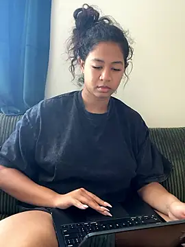 VanessaBling online show from January 10, 4:20 pm