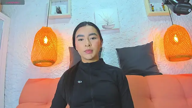 Snapshot of emiily_s chatting on October 9, 12:03 pm emiily s online show from October 9, 12:03 pm