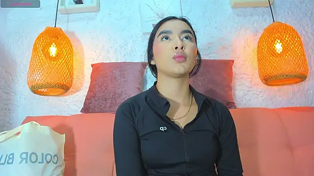 Snapshot of emiily_s chatting on October 14, 12:06 pm emiily s online show from October 14, 12:06 pm