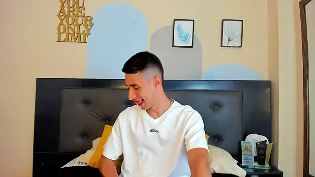 Jotastevensxx online show from May 20, 7:20 pm