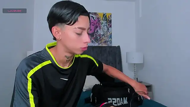 AmberAdams  online show from December 5, 1:28 pm