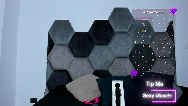 AmberAdams  online show from March 8, 5:11 pm