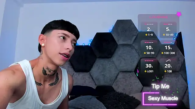 AmberAdams  online show from March 13, 1:18 pm