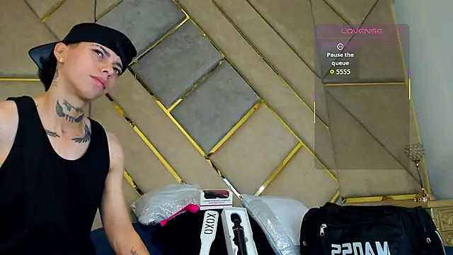 AmberAdams  online show from October 20, 2:50 pm