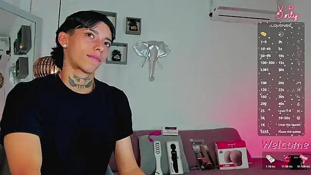 AmberAdams  online show from January 6, 4:00 pm