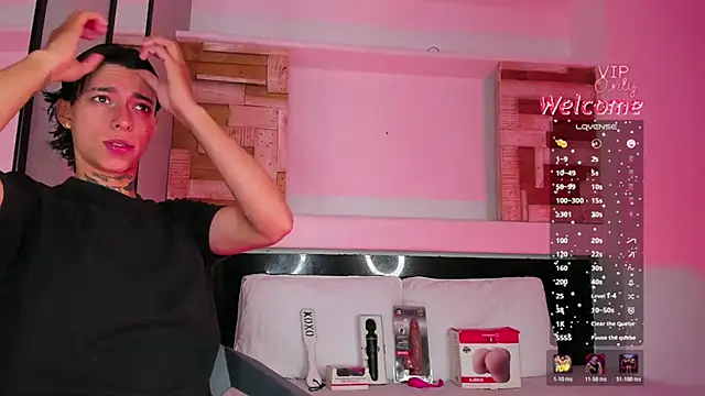 AmberAdams  online show from April 4, 12:13 pm