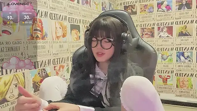 Snapshot of SNAKEgirlQAQ chatting on December 7, 5:31 pm SNAKEgirlQAQ online show from December 7, 5:31 pm
