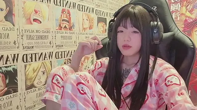 SNAKEgirlQAQ online show from June 5, 5:29 pm