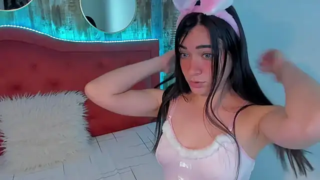 Snapshot of Emma_Sophia2 chatting on December 22, 7:00 am Emma Sophia2 online show from December 22, 7:00 am