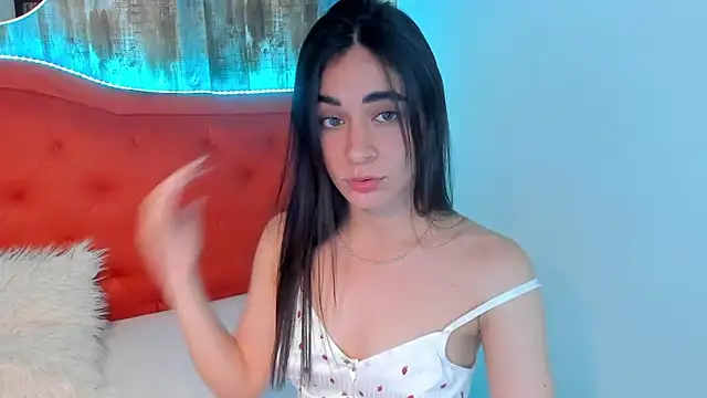 Snapshot of Emma_Sophia2 chatting on January 19, 9:45 pm Emma Sophia2 online show from January 19, 9:45 pm