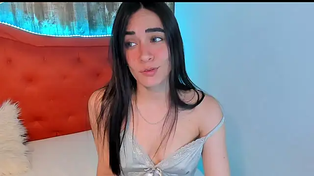 Snapshot of Emma_Sophia2 chatting on January 31, 6:13 am Emma Sophia2 online show from January 31, 6:13 am
