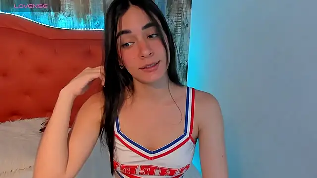 Snapshot of Emma_Sophia2 chatting on February 27, 11:10 am Emma Sophia2 online show from February 27, 11:10 am