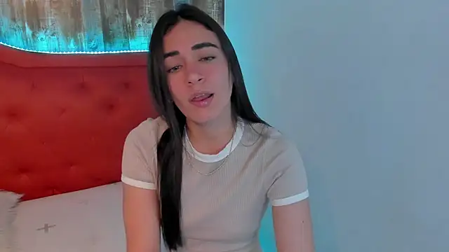 Snapshot of Emma_Sophia2 chatting on March 20, 4:18 am Emma Sophia2 online show from March 20, 4:18 am