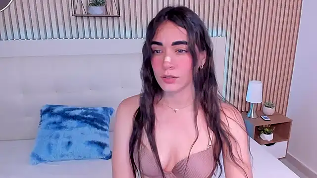 Snapshot of Emma_Sophia2 chatting on September 9, 5:29 am Emma Sophia2 online show from September 9, 5:29 am
