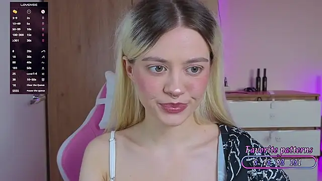 Snapshot of mybunnywendy chatting on April 1, 1:34 pm mybunnywendy online show from April 1, 1:34 pm