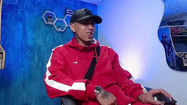 Liam lee online show from December 9, 12:51 pm