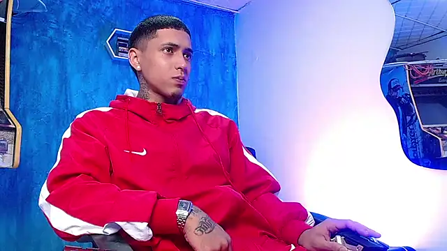 Liam lee online show from December 14, 1:16 pm