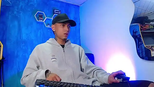 Liam lee online show from January 12, 1:05 pm