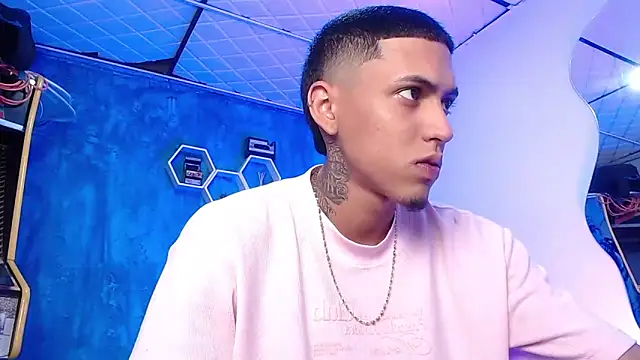 Liam lee online show from February 8, 4:47 pm