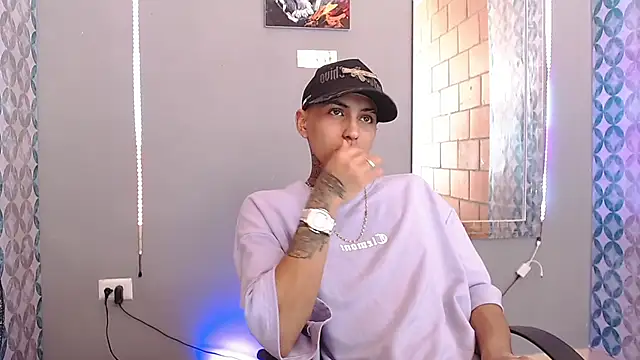 Liam lee online show from May 9, 8:47 pm