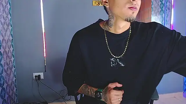 Liam lee online show from May 16, 9:13 pm